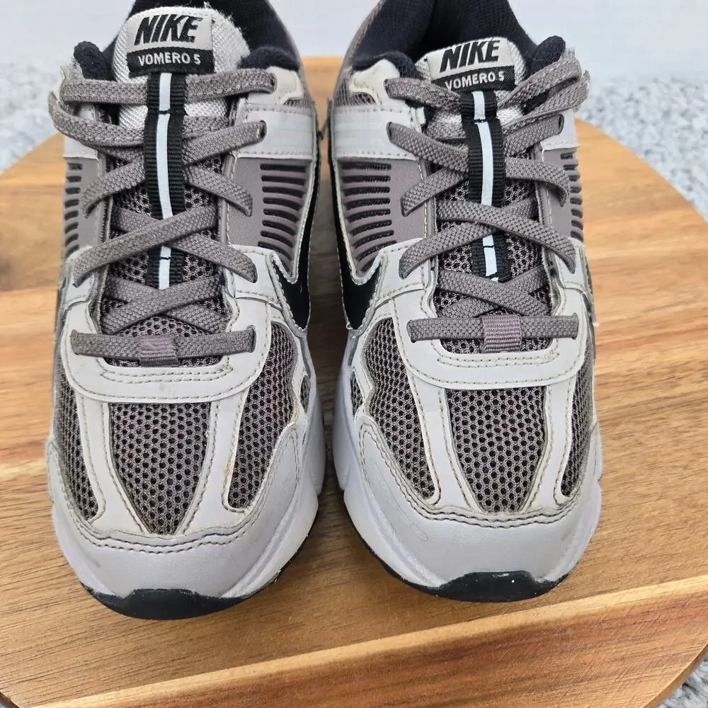 Nike Kids 2y Vomero 5 PS College Grey Black Cave Stone Daily Athletic Sneaker